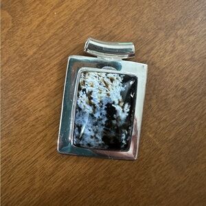 Artistic 925 Sterling Silver Pendant with Black and Cream Stone